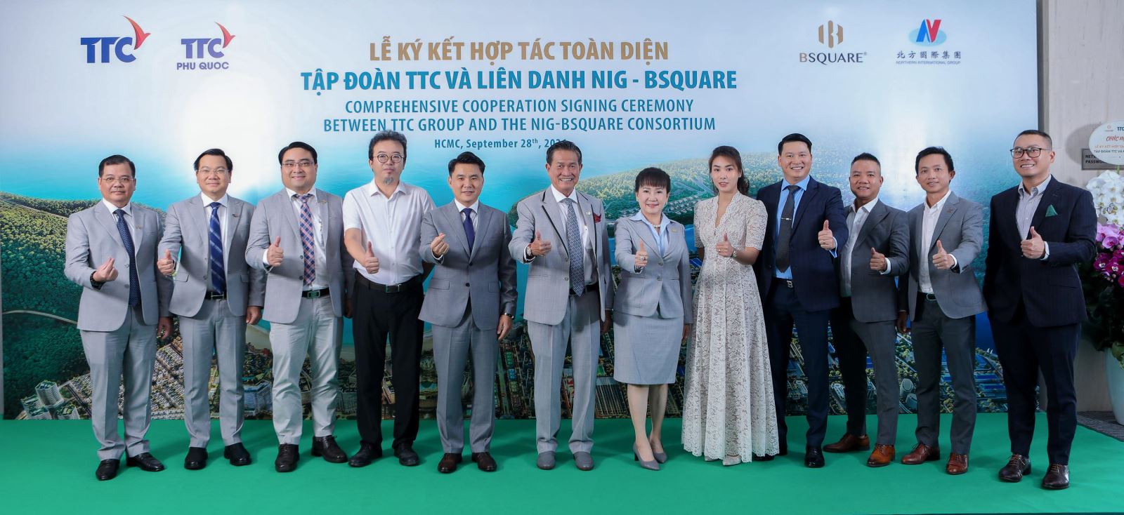 Đại diện Tập đoàn TTC, TTC Phú Quốc, Tập đoàn NIG và Bsquare chụp ảnh lưu niệm tại Lễ ký kết hợp tác toàn diện, ngày 28/9/2026 tại TP.HCM.